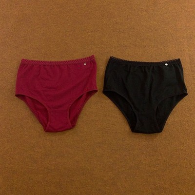 Barely There Womens 6 Black Burgundy Lace Trim Cotton Blend Brief Panties 2Pk