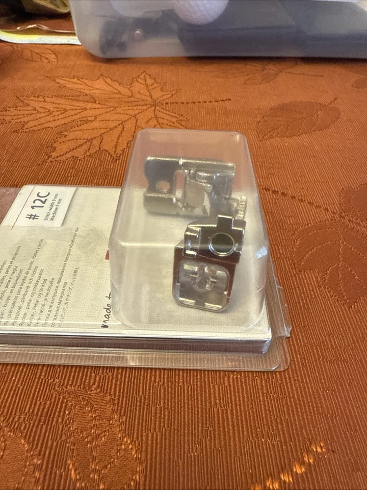 Genuine Bernina Tricot, Bulky Overlock Foot #12C - 9mm - 4-eye - New-Style - Image 3 of 4