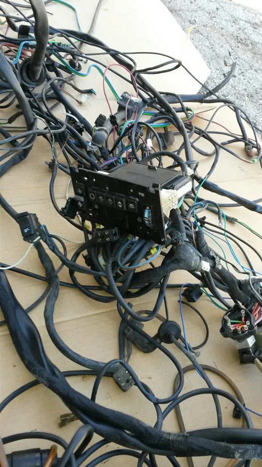 Mercedes Benz 1983 chasis carrocería cableado arnés de cables 300D 240D W123 1981 82 84 85 Foto 4 de 4