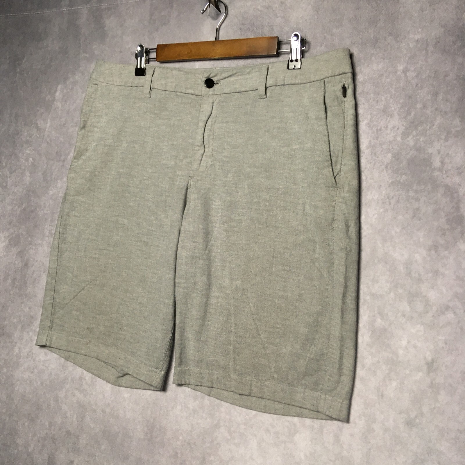 Lululemon Mens Shorts size 36 Gray Flat Front Pockets Cotton Stretch