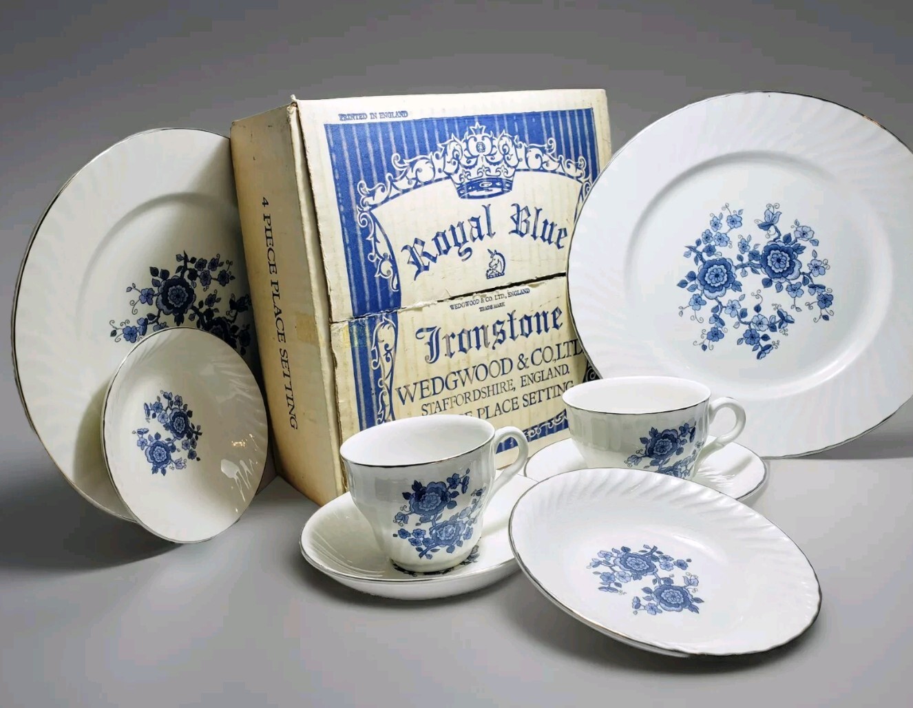 8 pc Set Vtg Royal Blue Wedgwood 2 Dinner Plates 2 Berry Bowls 2 Cups 2 Saucers