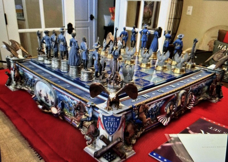ULTRA RARE FRANKLIN MINT CIVIL WAR HEROES OF THE NORTH AND SOUTH CHESS SET
