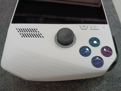Asus ROG Ally Z1 RC71L-Z1512 White Mobile Gaming Controller No Box