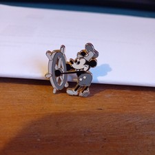 DISNEY DLP STEAMBOAT WILLIE PIN BADGE MICKEY AT THE WHEEL BLACK AND WHITE