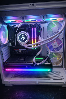 Custom Gaming PC    Ryzen 7 7800X3D,  7800xt, 32GB, 2TB NVMe   High FPS Build