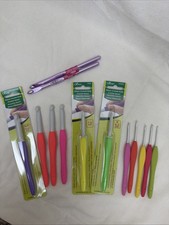 Clover Amour Crochet Hook Lot 13 Ergonomic Hooks 2.25mm-10mm 2 Aluminum Hooks