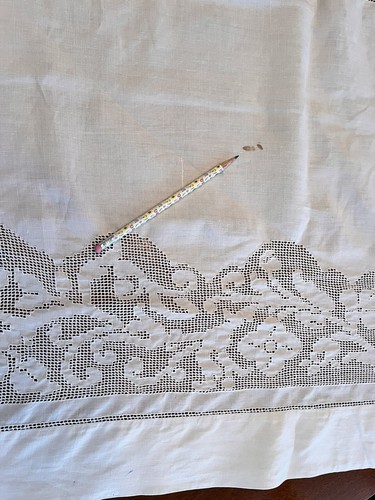 BIG Vintage Bright White Linen Tablecloth Punchwork BANQUET 64x114 - Picture 12 of 12