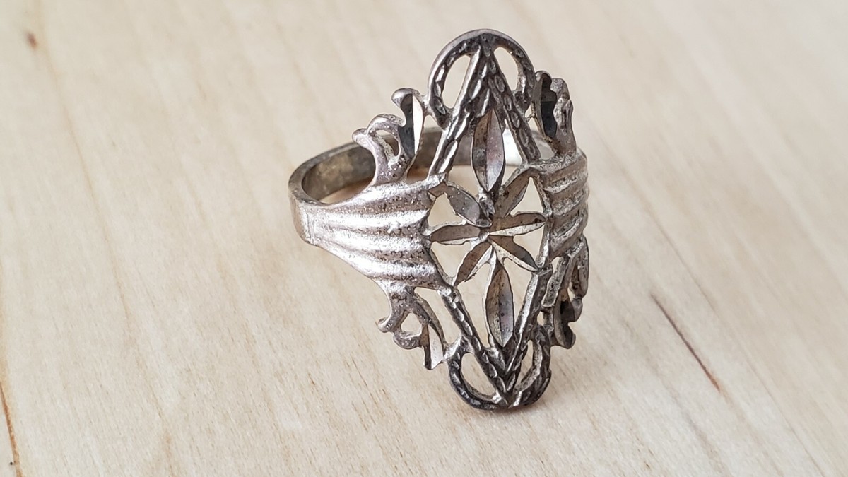 VINTAGE Collectible STERLING SILVER RING,925 SIZE 7.25, 2.7