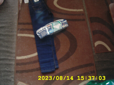 NEU     Jungen-Jeanshose Größe 152 und 5 Schlüpfer Größe M