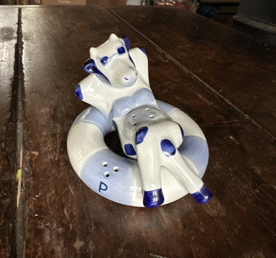 Delft Blue Crown Chef Cow Salt & Pepper Shakers Set Ceramic Holland Farm Decor