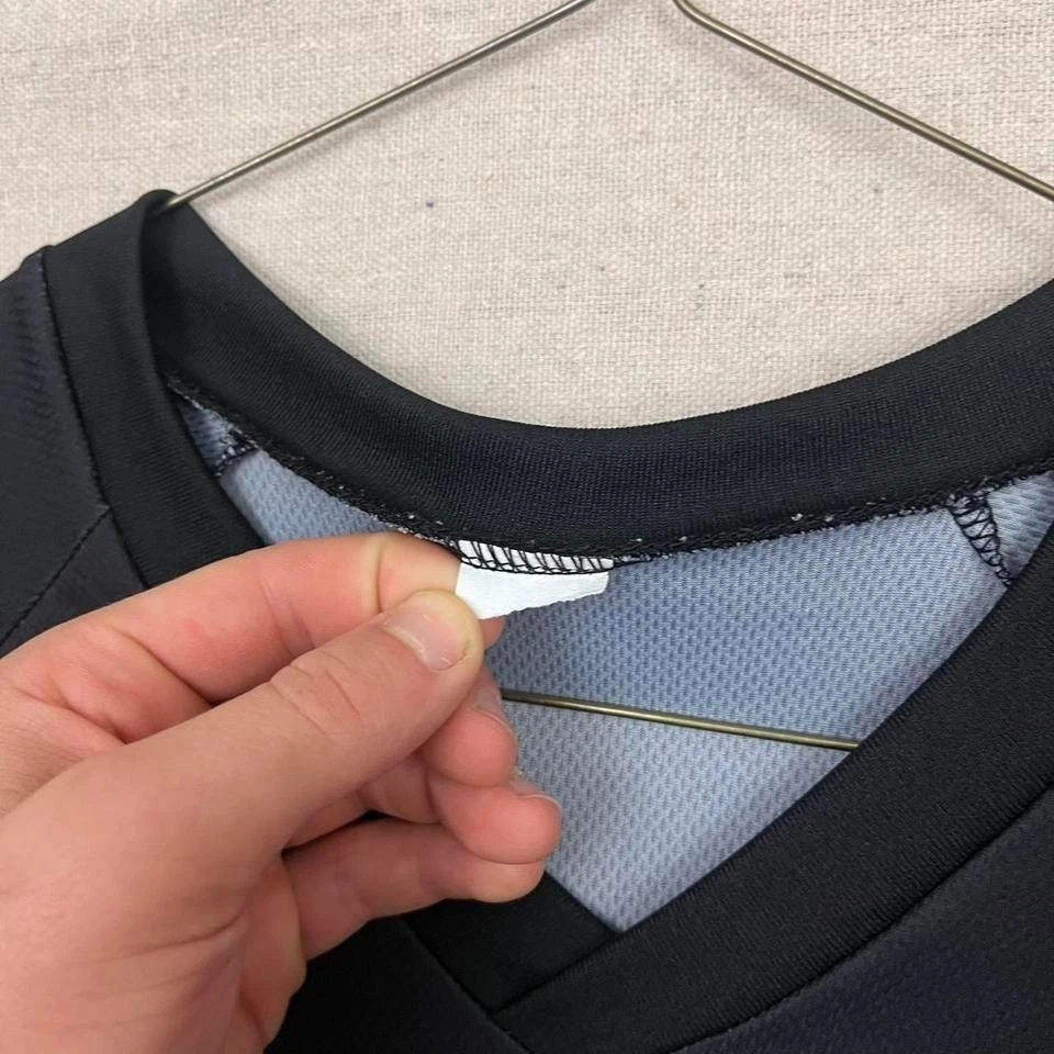 Camiseta deportiva de hockey manga larga vintage años 90 WWF Triple H HHH The Game negra y gris Foto 4 de 4