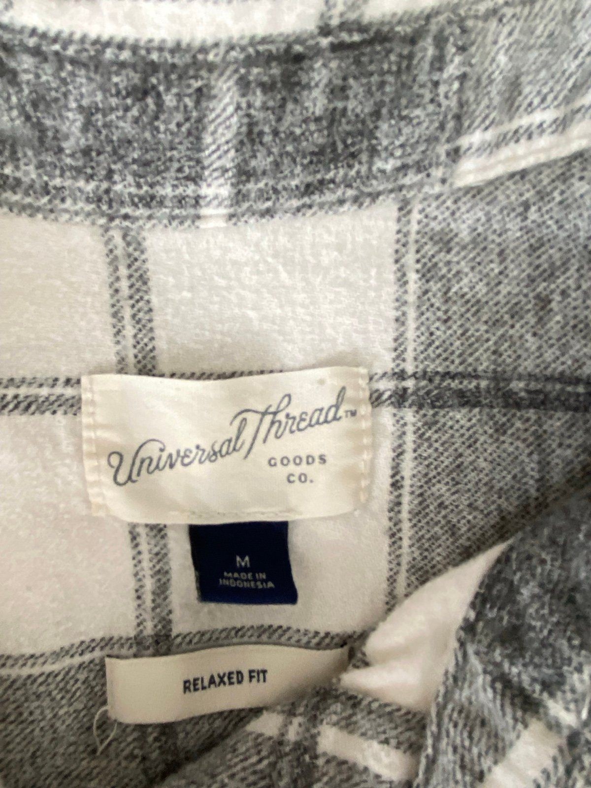 Universal Thread Gray White Plaid Button Shirt Re… - image 3