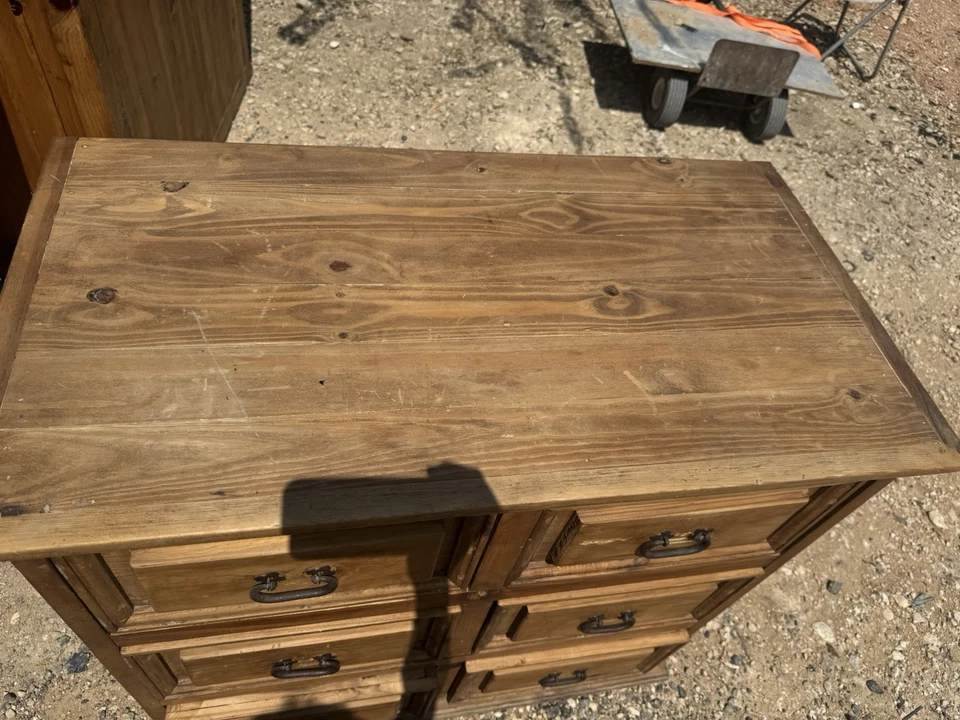 Cómoda de pino mexicano Foto 3 de 4