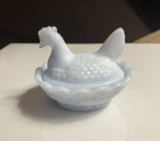 Boyd Hen On Nest Salt Cellar  #118 Patriot White