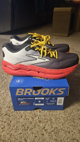 Brooks Disney Ghost Max 2 - Mickey Mouse - WOMEN'S Size 9 - BRAND NEW