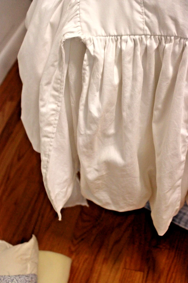 SUPERB HANDCRAFTED WHITE GATHERED BED SKIRT QUEEN DRAPERY FABRIC HEAVY CUSTOM - Image 3 of 4