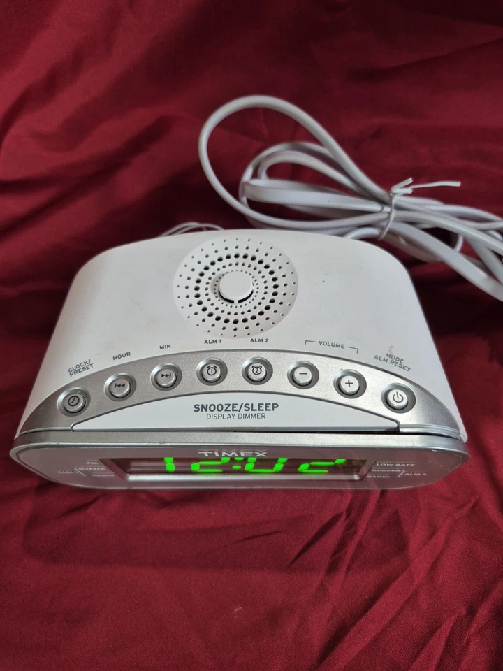 Timex Large Display AM/FM Alarm Clock Radio, Green LED Display, T231Y White - Image 2 of 2