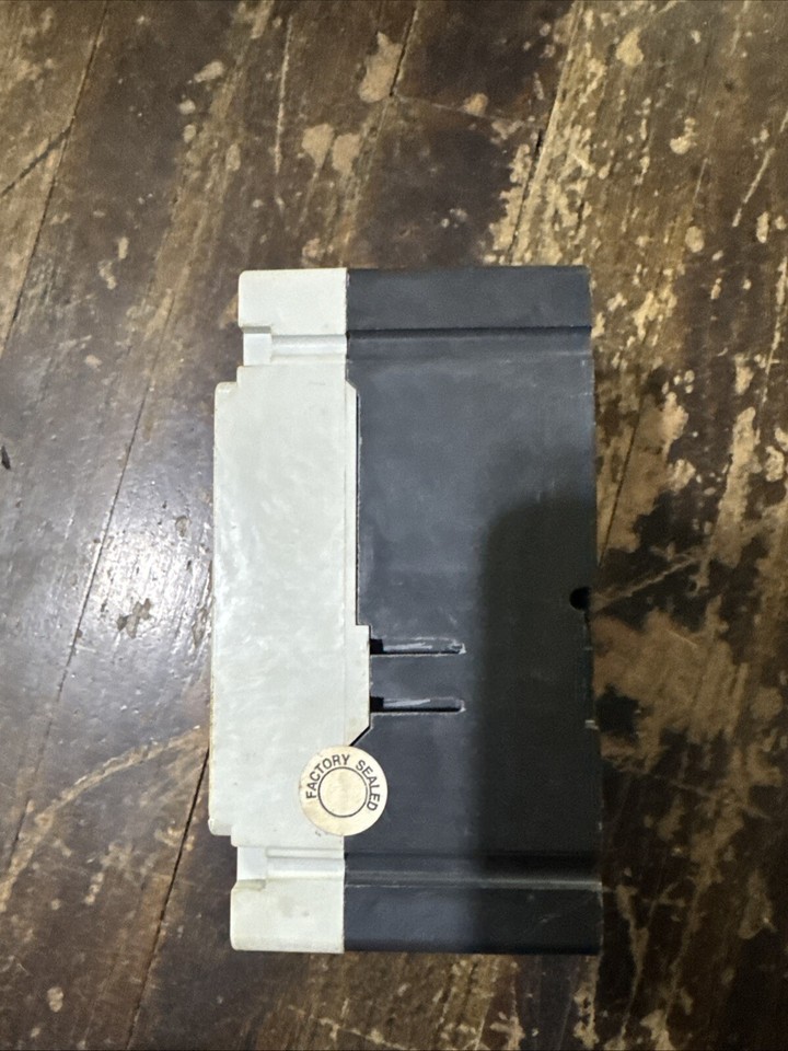 HMCP150T4C Cutler Hammer 600V 150A 3 pole circuit breaker New Without