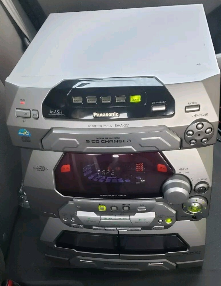 Panasonic SA-AK27 (5 CD Changer). Casette Tape With Speakers
