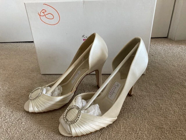 Shoe couture best sale online