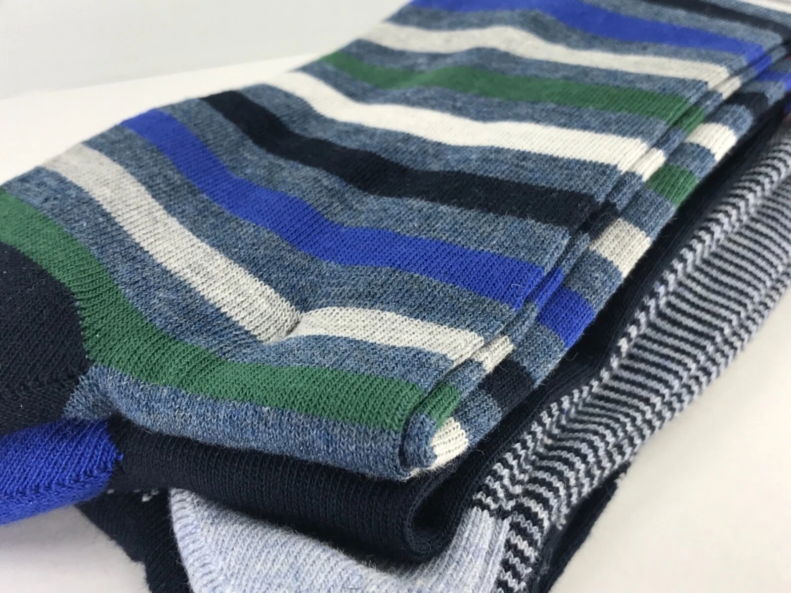 Men's TOMMY HILFIGER Bold Patterns 70% COTTON Dress Socks - 4 Pack - $36 MSRP