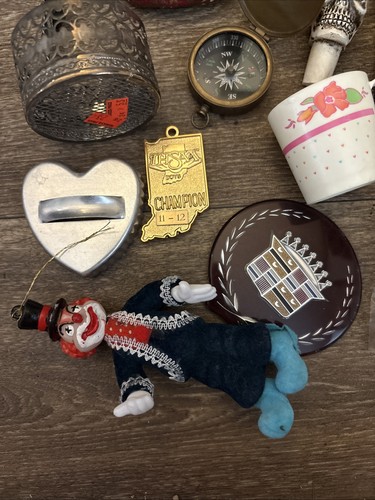 Junk Drawer Lot Trinkets Collectible Vintage/Modern Bric-a-brac Wholesale J17/18 - Picture 8 of 10