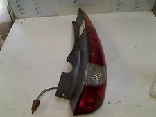Feu arrière Nissan ALMERA