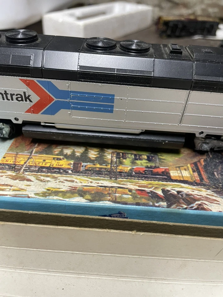 Used Athearn LOT OF TWO 3634 Amtrak FP-45 503 (Dummy) Diesel Locomotive  - Image 3 of 4