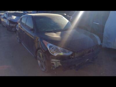 Used Left Headlight Assembly fits: 2013 Hyundai Veloster halogen Base Left Grade