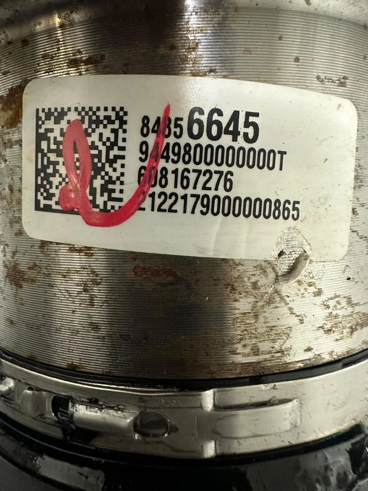 Medio eje trasero derecho del conductor OEM 2021-2023 Chevrolet Tahoe Yukon 84856645 Foto 2 de 3