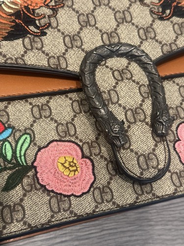 Bee and Roses GD Pattern Crossbody Shoulder Bag - Picture 3 of 8