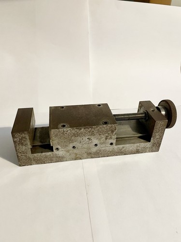 Toolmakers milling machine vice. Precision machine vice. Well-made