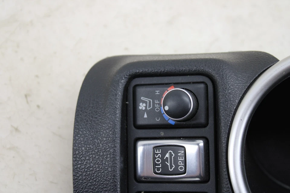 Portavasos convertible Nissan 370z 2010-2020 con controles térmicos/techo OEM MW83 Foto 3 de 4