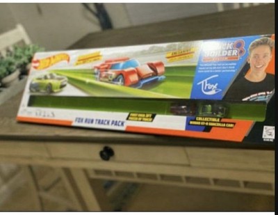 Hot Wheels Fox Run Track Pack #GMV79 1:64 Scale New Sealed