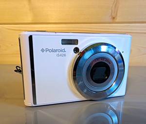 Polaroid iS426 Compact Digital Camera White 4x Optical Zoom Built-in Flash