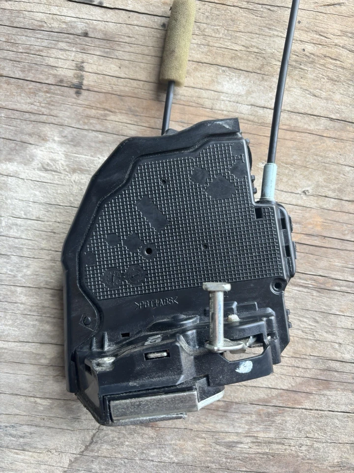 Actuador completo de pestillo de puerta trasera derecha Toyota Camry 2015-2017 OEM A0842219 Foto 2 de 4