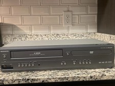 Magnavox MWD2206A DVD VCR Player Combo For Parts (READ DESCRIPTION)