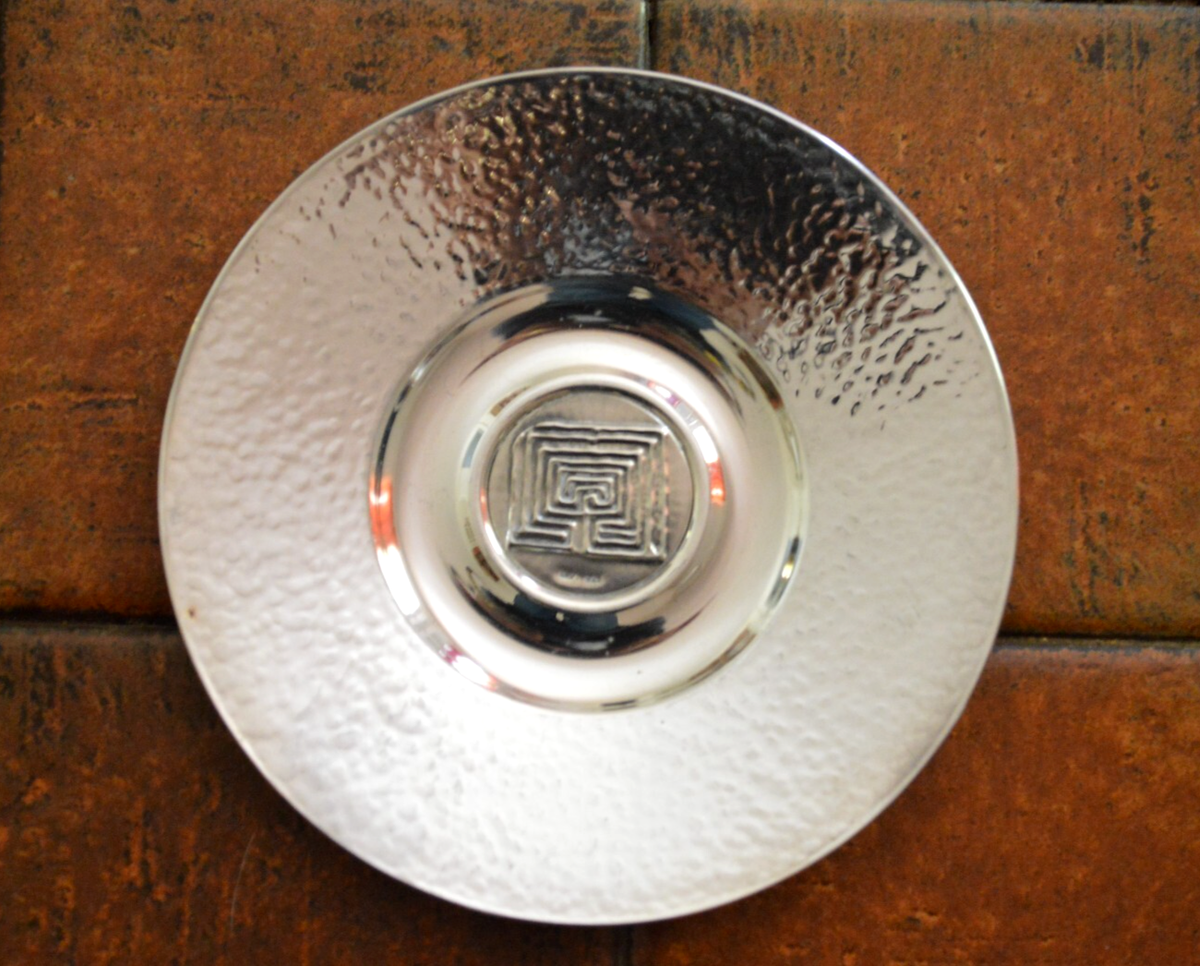 ilias LALAoUNIS ジュエリー皿、 ILIAS LALAOUNIS NUTS TRAY PLATE LABYRINTH HAND HAMMERED 925 SILVER