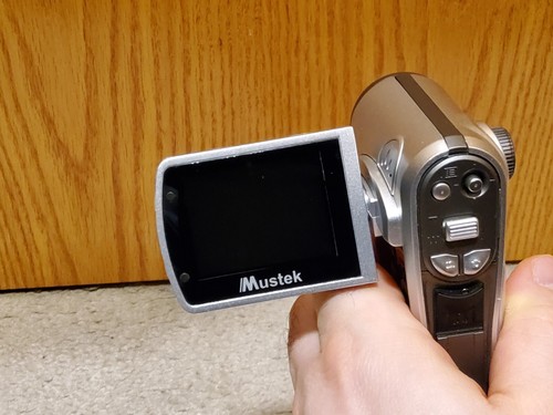 Mustek DV9300 Multi-Functional Digital Video Camera Camcorder Bundle New Charger - Picture 6 of 17