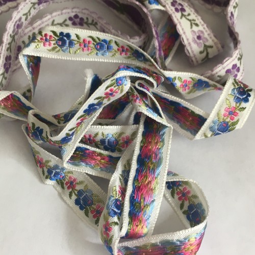 TWO ASSORTED TRIM LOT PURPLE BLUE FLORALS CRAFTS MILLINERY OLD STORE STOCK READ - Picture 3 of 3