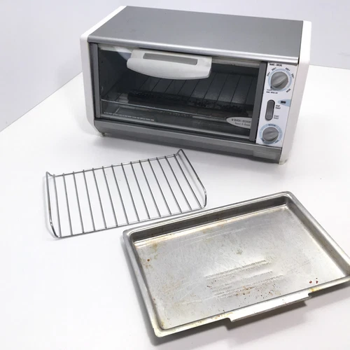 Black+Decker TRO360-TY8 Toaster Oven Toast-R-Oven w/ Trays White Space Saver
