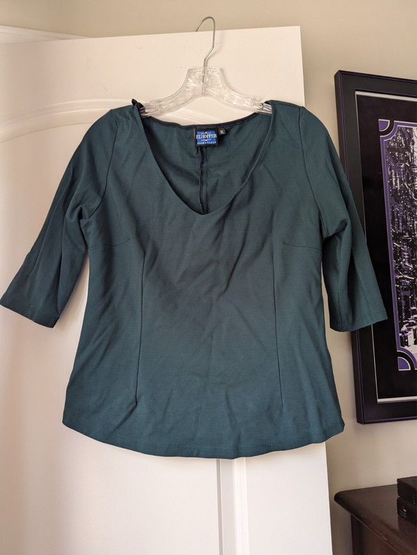 XL Elhoffer Essentials Spruce Green Catherine top VNeck 3/4 sleeve princess seam