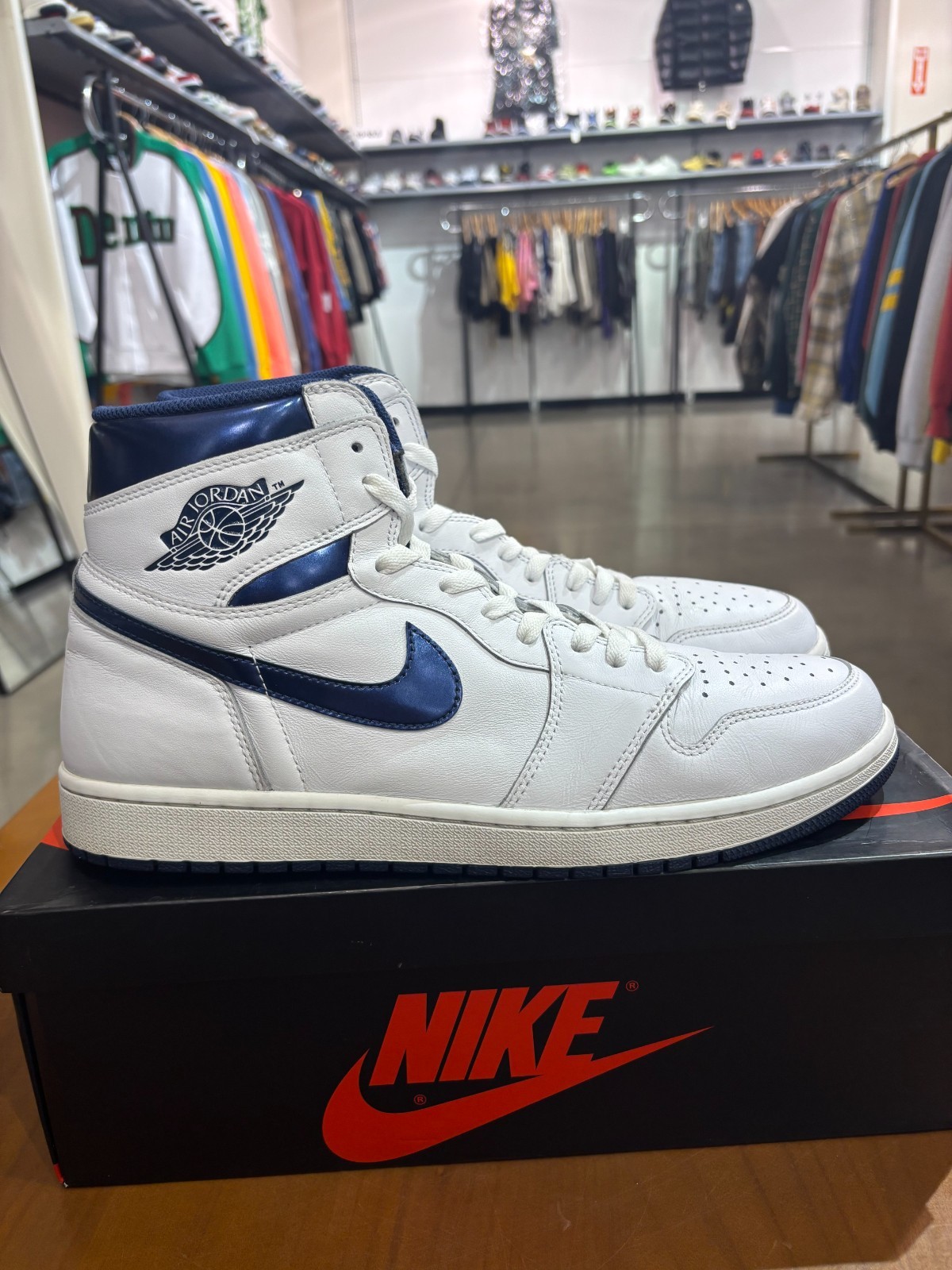 Preowned Air Jordan 1 Metallic Navy Size 14 SHIPS FAST thumbnail 2