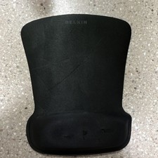 Belkin Black Rubber Mouse Pad with Wrist Rest, Plain Design, Ergonomic Support
