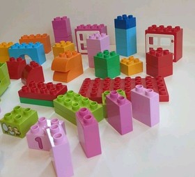 LEGO DUPLO: All-in-One-Pink-Box-of-Fun (10571)