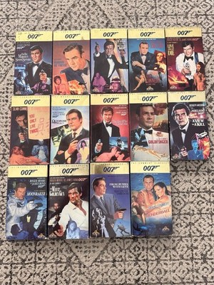 LOT 14 James Bond VHS 007 Collection Classics Sean Connery Brosnan Moore Lazenby