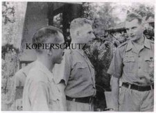U-BOOT-KRIEG FOTO U 178 KDT WILHELM DOMMES SPRICHT mit JAPANISCHEN OFFIZIEREN