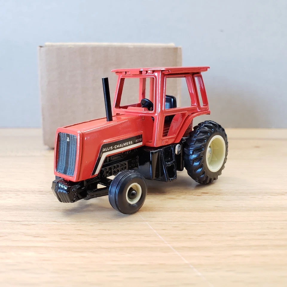 Ertl Allis Chalmers 8070 拖拉机压铸 1: 64 — 第 2/4 张图片