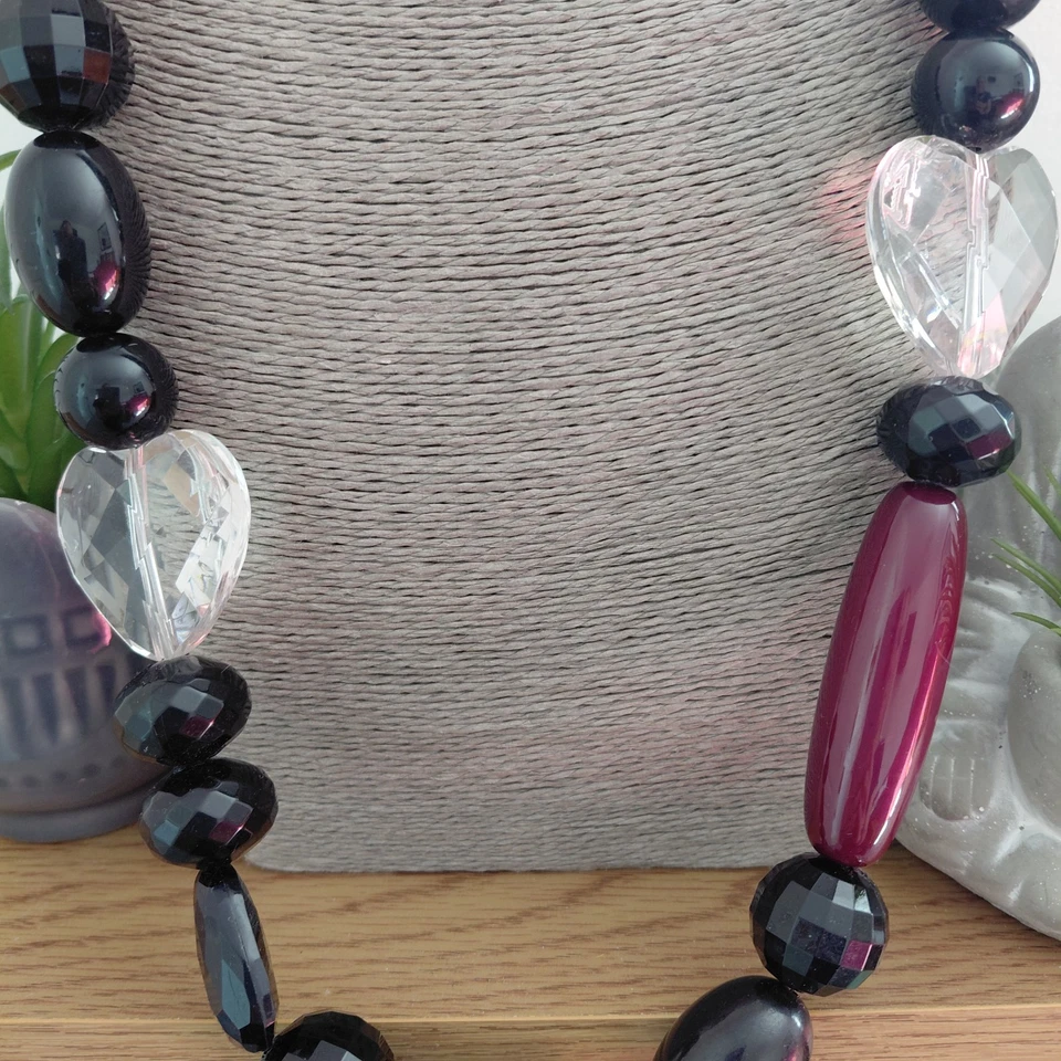 DEBENHAMS Collar Largo Grueso Rojo Negro Acrílico Cuentas Corazones Transparentes Joyería Foto 3 de 4