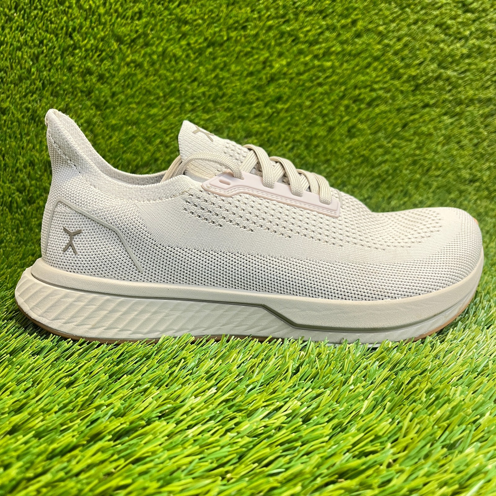 Flux Adapt Runner Sand Gum Mens Size 9 Womens Size 10.5 Running Athletic Shoes